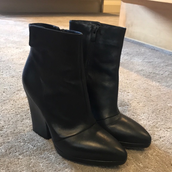 Vince Shoes - Vince Leather Black Boot
